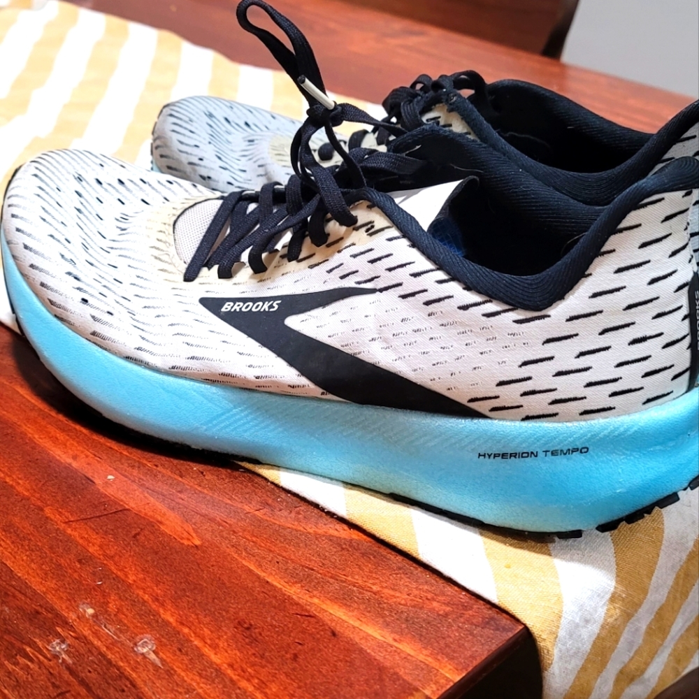 Brooks Hyperion Tempo